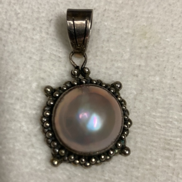 Sterling Silver white Single Pearl Pendant Necklace - Picture 3 of 3